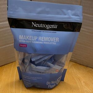 Neutrogena individually wrapped Makeup Remover Cleansing Towels NWT. Set of 20